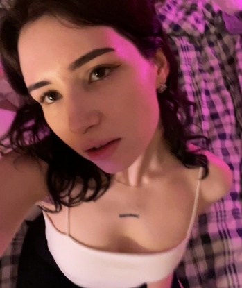 Полина, 22
